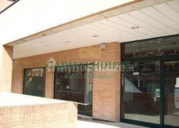 Foto 1 - Commercial Activity galleria borgo faxhall, Piacenza - photo 1