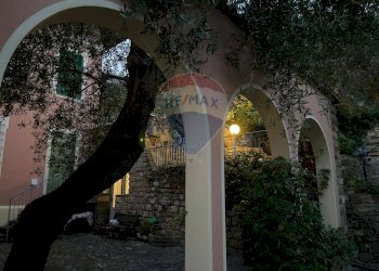 Giardino - Casa semi indipendente Via Aurelia Ovest
 
2, Diano Marina - foto 6