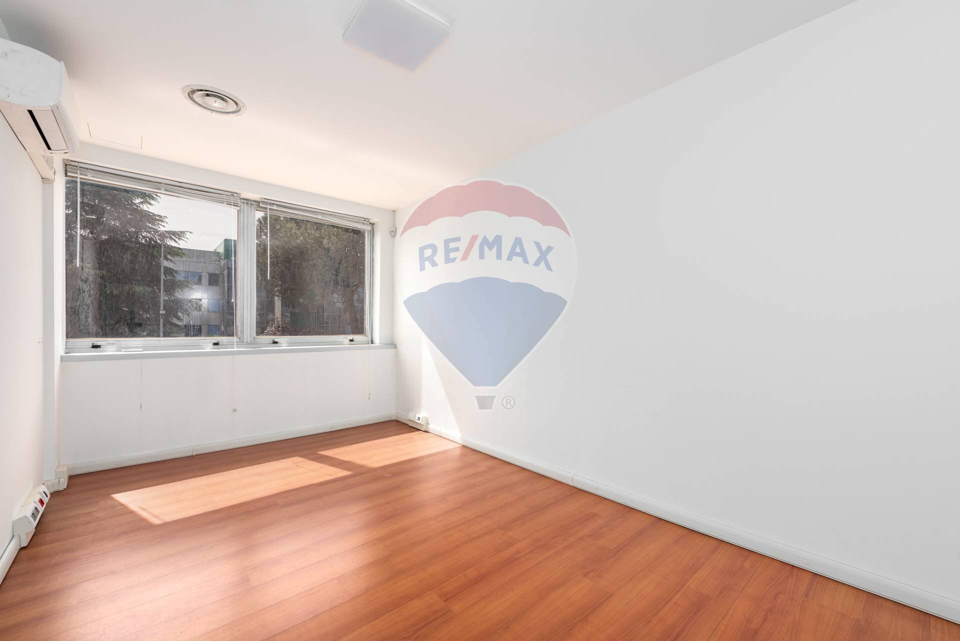 Stanza vuota - Ufficio Via Faustiniana
 
8, Roma - foto 3