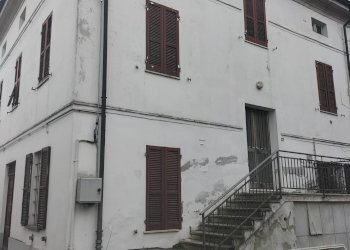 Foto 2 - Casa semi indipendente Via Roma
 
12, Soragna - foto 2