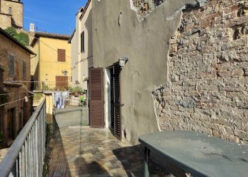 \nTerrace\n - Appartamento Via Umberto I, Montalcino - foto 8