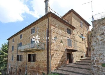 \nFoto 1\n - Appartamento Via Umberto I, Montalcino - foto 1