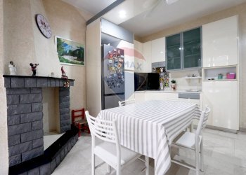 Sala da pranzo - Quadrilocale Via Giuseppe Di Vittorio
 
10, Triggiano - foto 10