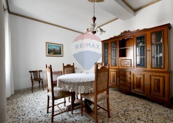 Sala da pranzo - Quadrilocale Via Guglielmo Pepe
 
40, Ostuni - foto 6