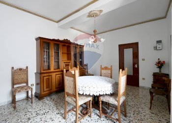 Sala da pranzo - Quadrilocale Via Guglielmo Pepe
 
40, Ostuni - foto 7