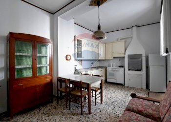 Sala da pranzo - Quadrilocale Via Guglielmo Pepe
 
40, Ostuni - foto 8