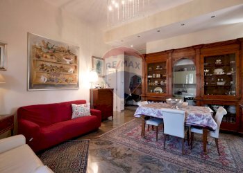 Sala da pranzo - Villa Corso Alcide De Gasperi
 
330, Bari - foto 23