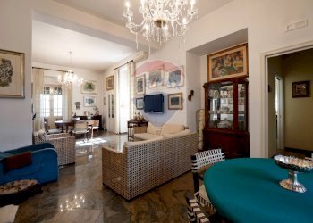 Sala da pranzo - Villa Corso Alcide De Gasperi
 
330, Bari - foto 31