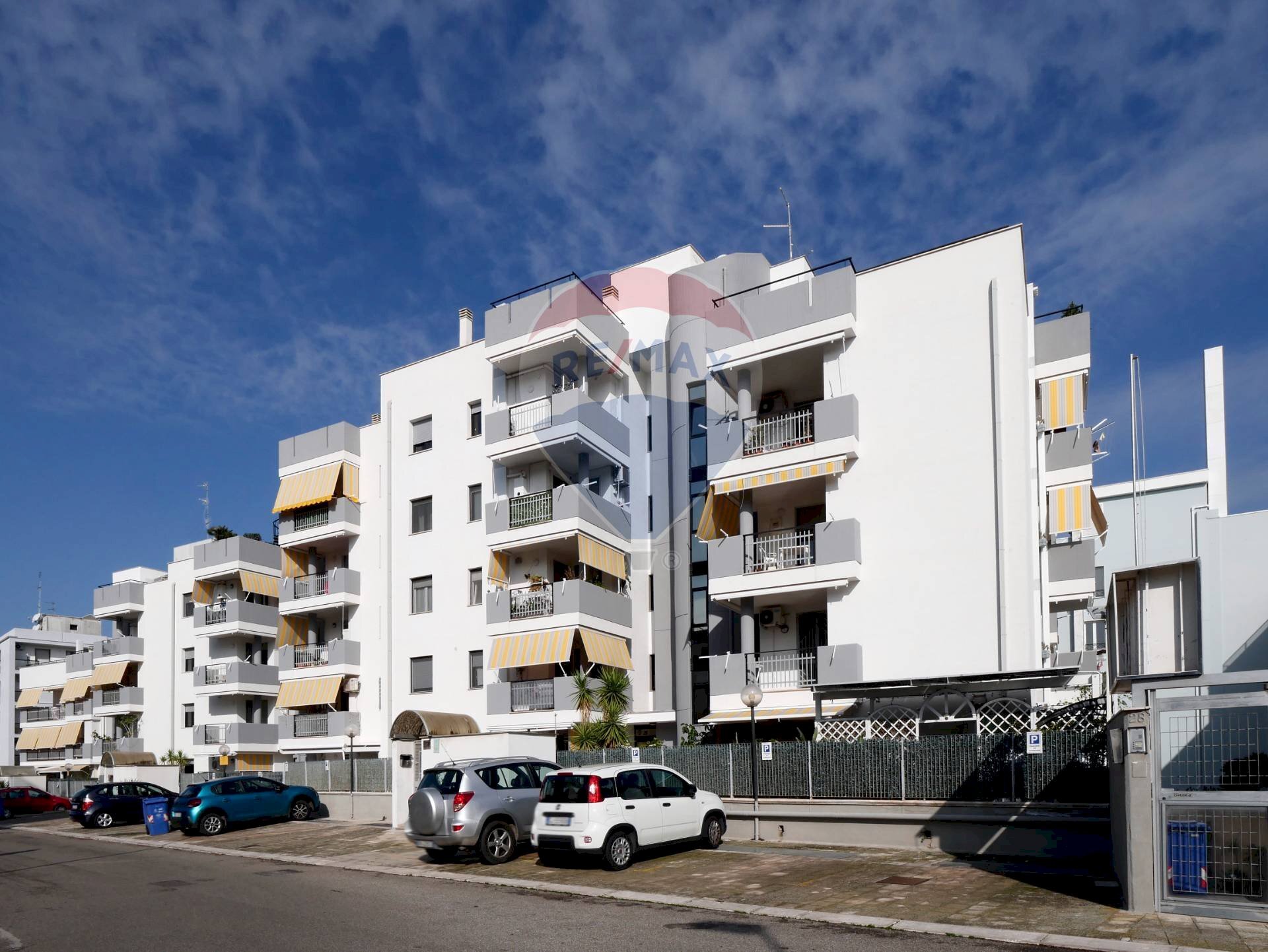 Edificio all\'aperto - Three-room apartment Strada Del Quadrifoglio
 
26, Bari - photo 1