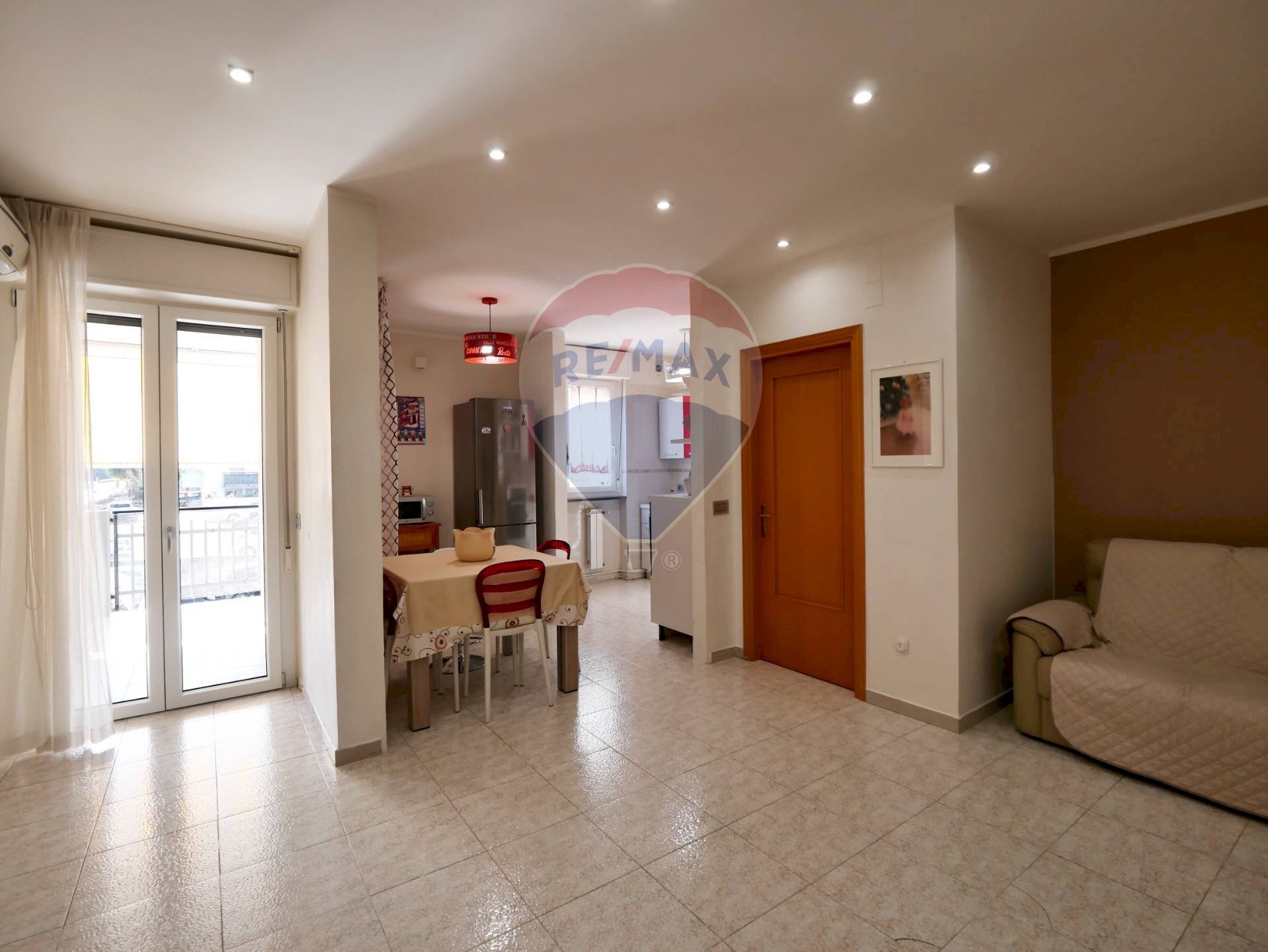 Sala da pranzo - Three-room apartment Strada Del Quadrifoglio
26, Bari - photo 2