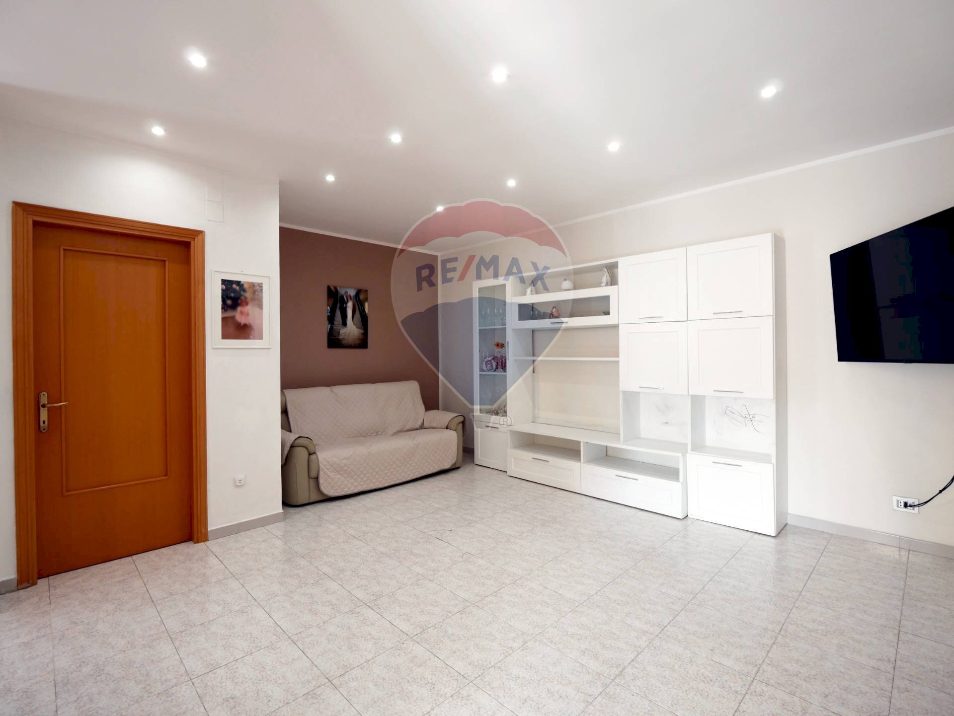 Soggiorno - Three-room apartment Strada Del Quadrifoglio
26, Bari - photo 3