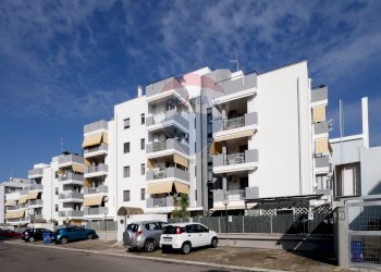 Edificio all\'aperto - Trilocale Strada Del Quadrifoglio
 
26, Bari - foto 1