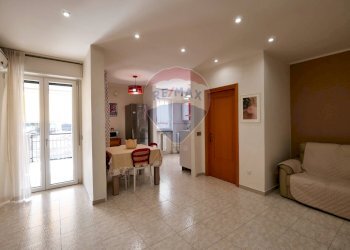 Sala da pranzo - Trilocale Strada Del Quadrifoglio
 
26, Bari - foto 2