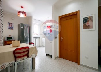 Sala da pranzo - Trilocale Strada Del Quadrifoglio
 
26, Bari - foto 5