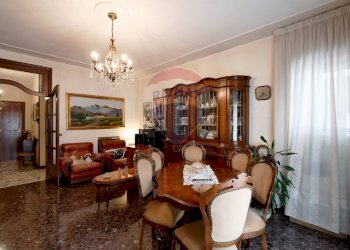 Sala da pranzo - Trilocale Via San Pasquale
 
15, Modugno - foto 1