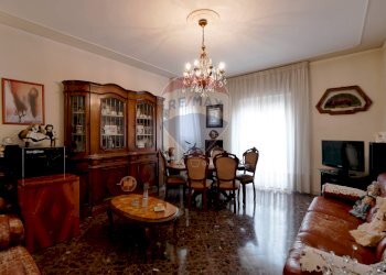 Sala da pranzo - Trilocale Via San Pasquale
 
15, Modugno - foto 2