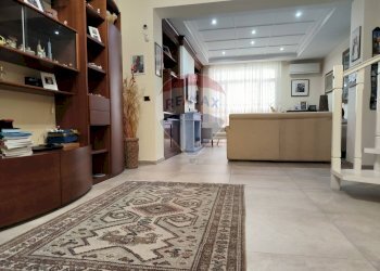 Soggiorno - Quadrilocale Via Pietro Ravanas
 
25, Bari - foto 6