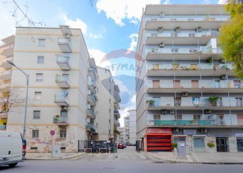 Edificio all\'aperto - Trilocale Viale Quinto Orazio Flacco
 
23/A, Bari - foto 2