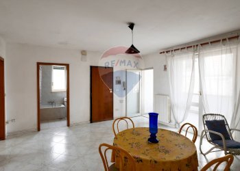 Sala da pranzo - Trilocale Corso Vittorio Emanuele II
 
49, Sammichele di Bari - foto 3