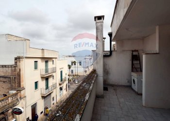 Balcone - Trilocale Corso Vittorio Emanuele II
 
49, Sammichele di Bari - foto 4