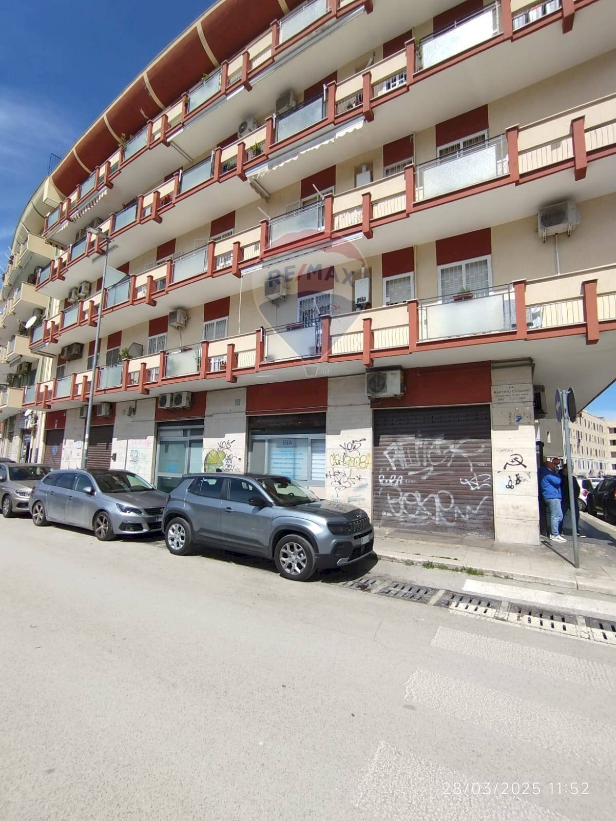 Edificio all\'aperto - Locale Commerciale Via Daniele Petrera
 
58, Bari - foto 1