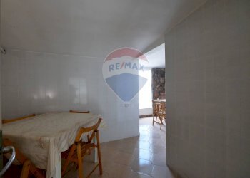 Sala da pranzo - Quadrilocale Via Leonardo Da Vinci
 
19, Santeramo in Colle - foto 23