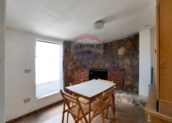 Sala da pranzo - Quadrilocale Via Leonardo Da Vinci
 
19, Santeramo in Colle - foto 25