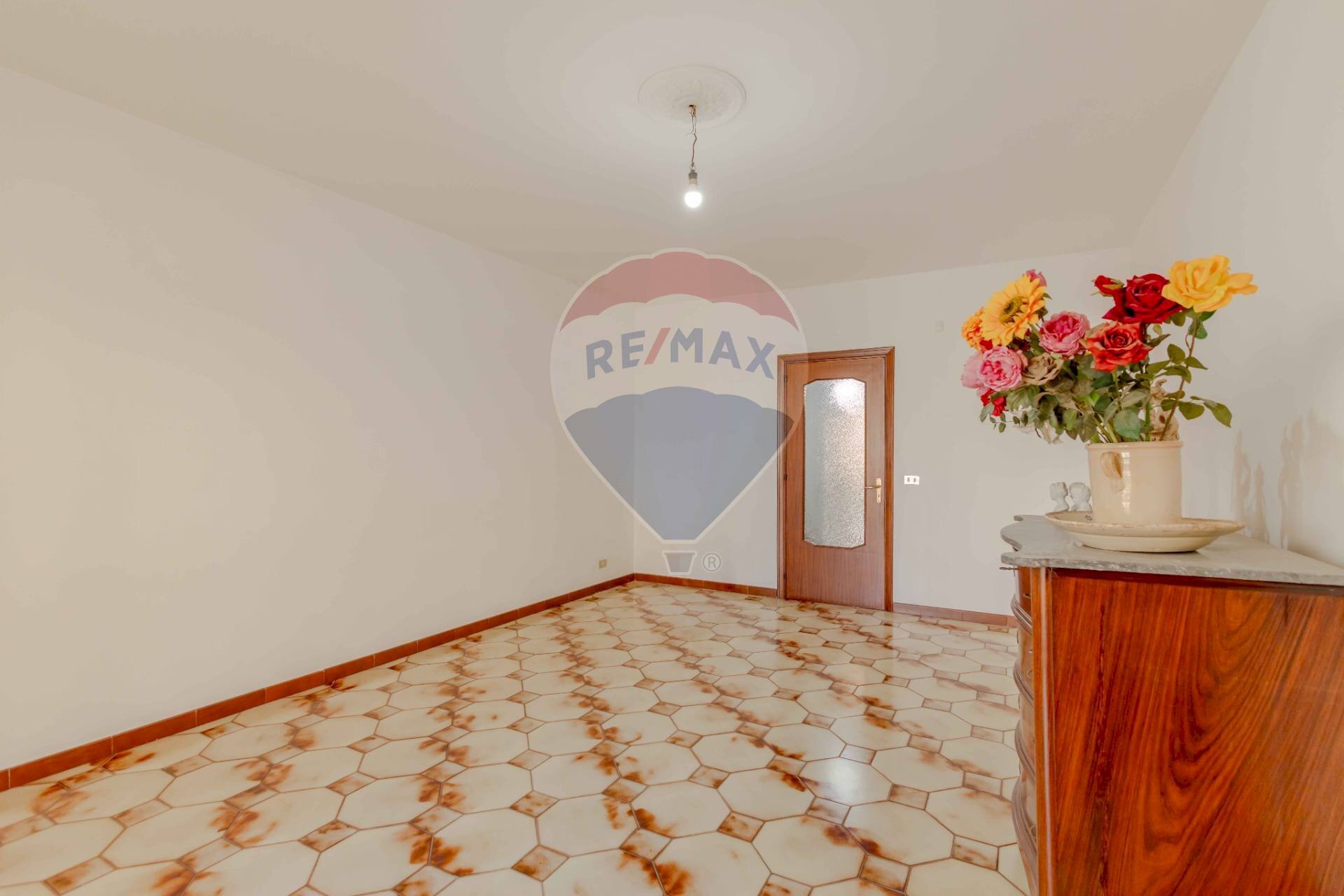 Stanza vuota - Quadrilocale Via Contestella
 
52, Valenzano - foto 2