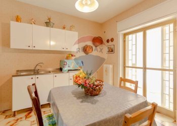 Sala da pranzo - Quadrilocale Via Contestella
 
52, Valenzano - foto 5