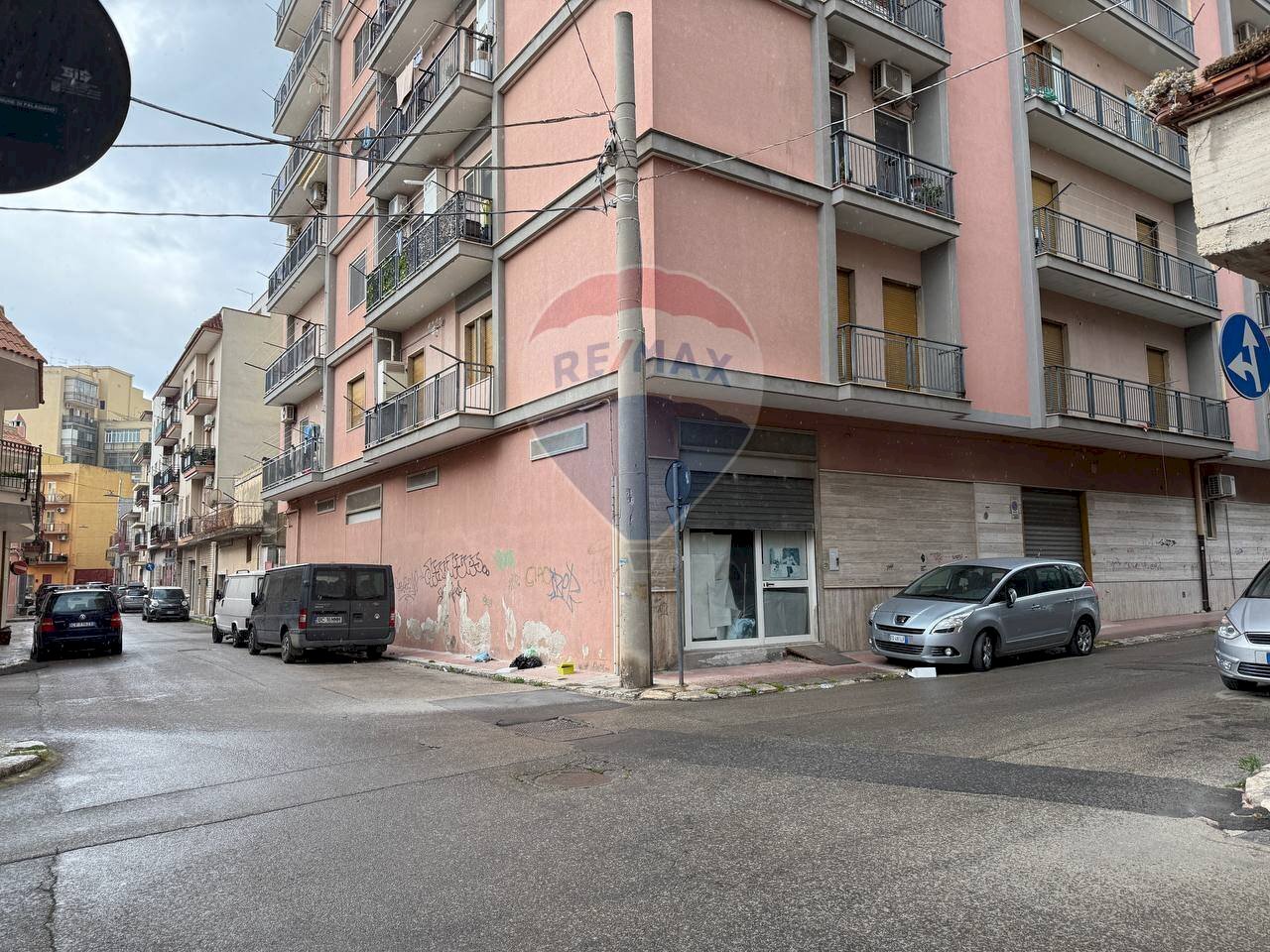 Edificio all\'aperto - Box Via Domenico Cimarosa
 
2, Palagiano - photo 1