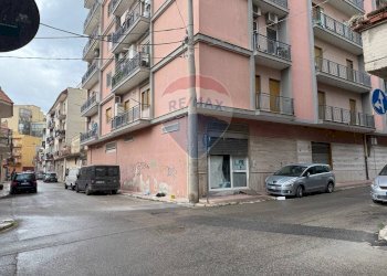 Edificio all\'aperto - Box Via Domenico Cimarosa
 
2, Palagiano - foto 5