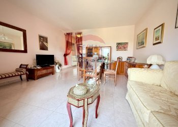 Sala da pranzo - Villa a Schiera Via Colmarino
 
27, Miglianico - foto 2