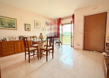 Sala da pranzo - Villa a Schiera Via Colmarino
 
27, Miglianico - foto 1