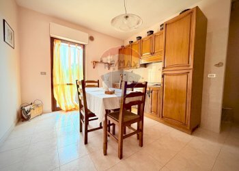 Sala da pranzo - Villa a Schiera Via Colmarino
 
27, Miglianico - foto 6