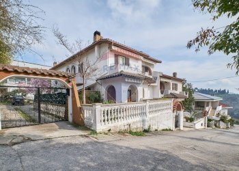 Casa all\'aperto - Villa a Schiera Penne - foto 1