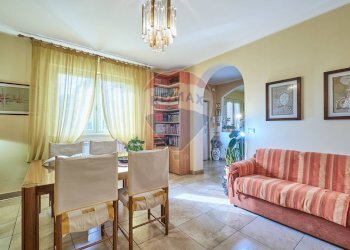 Sala da pranzo - Villa a Schiera Penne - foto 20