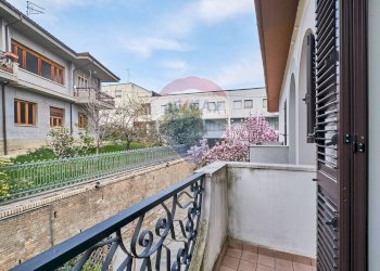 Balcone - Villa a Schiera Penne - foto 45