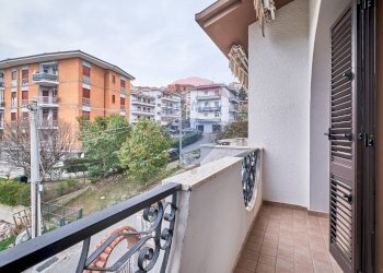Balcone - Villa a Schiera Penne - foto 46