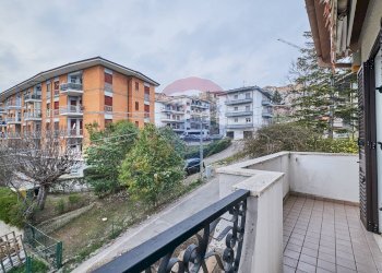 Balcone - Villa a Schiera Penne - foto 49