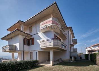 Casa all\'aperto - Villa C.DA SARACENO
 
4, Penne - foto 3