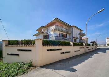 Casa all\'aperto - Villa C.DA SARACENO
 
4, Penne - foto 9