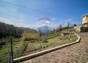 Vista delle montagne - Villa C.DA SARACENO
 
4, Penne - foto 12
