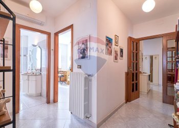 Hall / corridoio - Villa C.DA SARACENO
 
4, Penne - foto 35