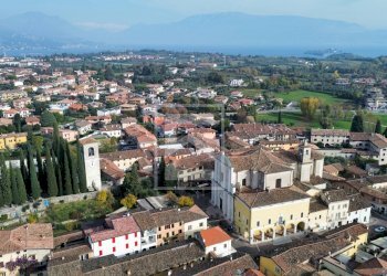 Foto 1 - Rustic via garibaldi
 
12, San Felice del Benaco - photo 1