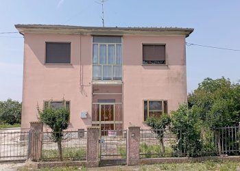 facciata - Semi-detached house Adriatico
 
330, Masi Torello - photo 2