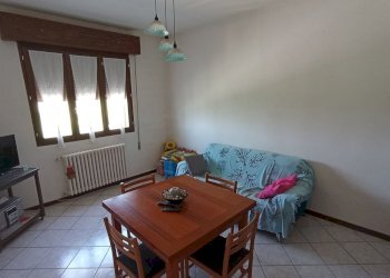 soggiorno - Semi-detached house Adriatico
 
330, Masi Torello - photo 5