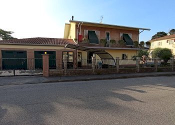 Foto 1 - Semi-detached house Via Lorenzona
 
15, Ferrara - photo 1