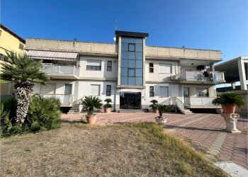 Foto 1 - Capannone via Vecchia Madonna dello Sterpeto
41-43, Barletta - foto 1