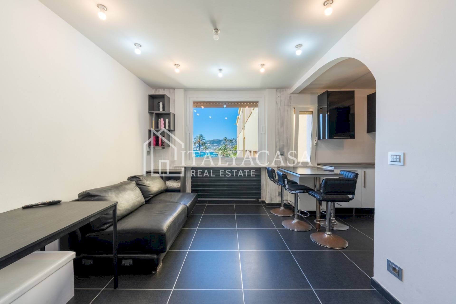 Foto 1 - Trilocale via Giardini Vittorio Vento
 
42, Sanremo - foto 1