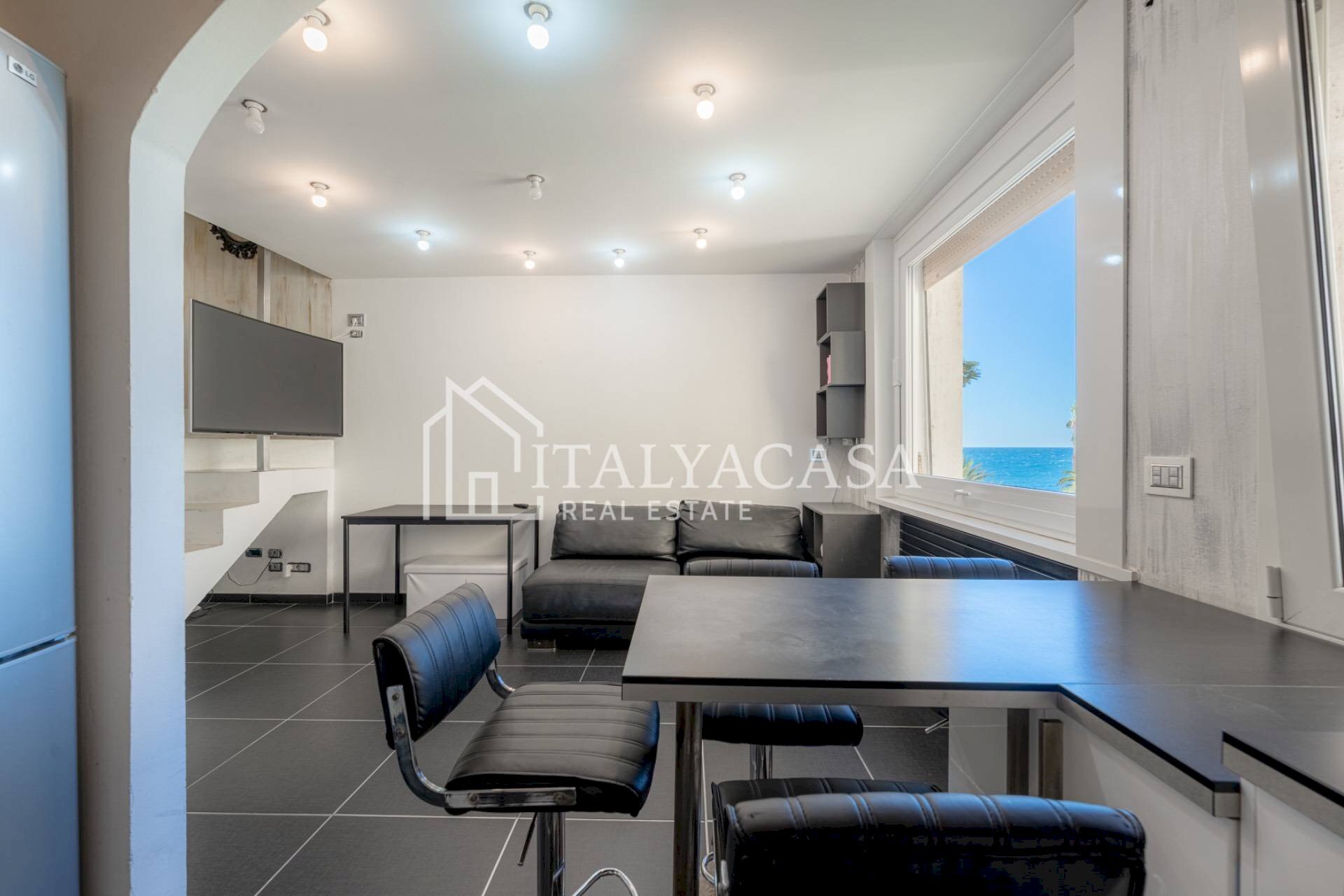 Foto 1 - Three-room apartment via Giardini Vittorio Vento
 
42, Sanremo - photo 1